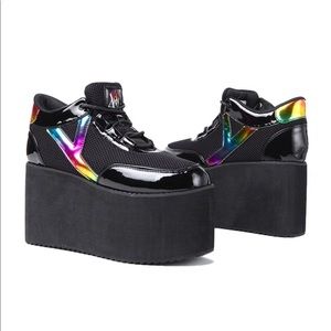 YRU QOSMO PLATFORM SNEAKER